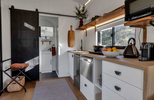 McLaren Vale Apartment | Fully Sustainable Tiny Home In McLaren Vale