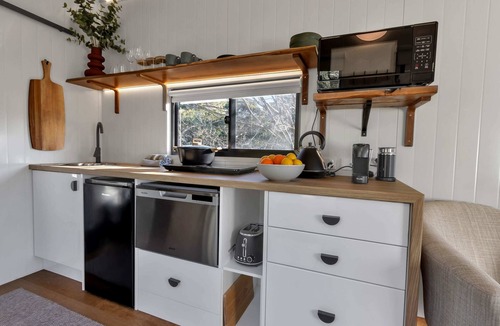 McLaren Vale Apartment | Fully Sustainable Tiny Home In McLaren Vale