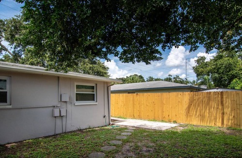 Dunedin Villa | Fully Updated! Downtown Dunedin Cottage