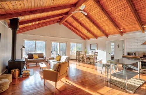 Roscoe Ski Chalet | Fulton House - Family Friendly Lodge in Roscoe