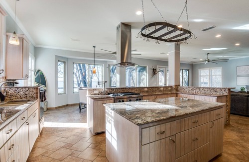 Oak Point House | Fun 3 Bedroom Lakehouse