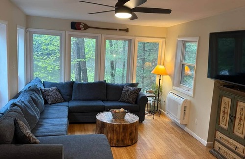 Mongaup Valley House | Fun 5 Bedroom Lakefront Cottage