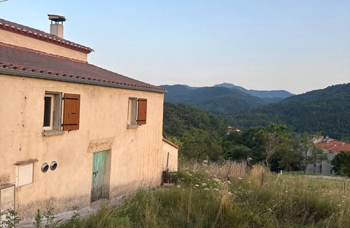 Saint-Laurent-de-Cerdans Cottage | Fun and Elegant Mas in the Mountains