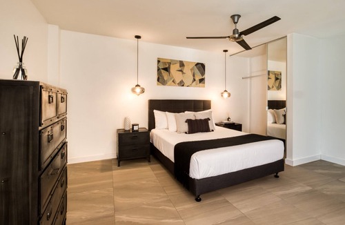 Centro Apartment | Fun Apt: 24/7 Security+Lounge+Rooftop w/Fire Pit