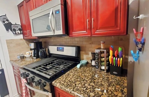 Parker Lane House | Fun & Charming 3-Bed/2-Bath Austin Gem! Central AC/big yard/pet friendly
