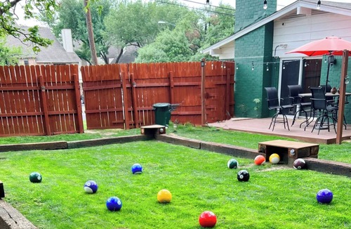 Parker Lane House | Fun & Charming 3-Bed/2-Bath Austin Gem! Central AC/big yard/pet friendly