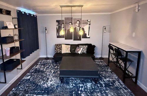Lehi House | Fun, Cosy, Theater Basement!