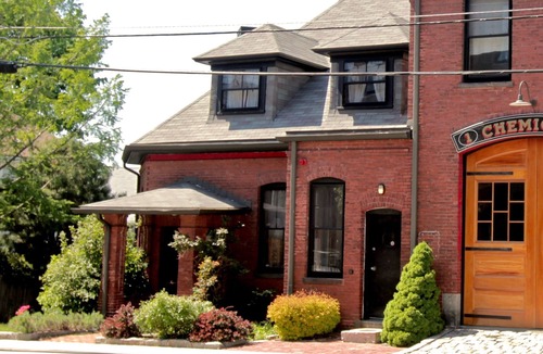 Malden Apartment | Fun, Family Friendly Restored Fire House 2 Bedroom Apt