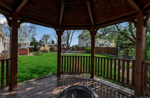 Rochester House | FUN, FAMILY, POOL, GAMING ROOM, FIREPIT Super close to everything! Pets friendly