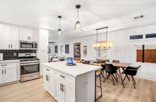Braeswood Place House | Fun-Filled Backyard:Firepit-Grill-Games-Good Vibes