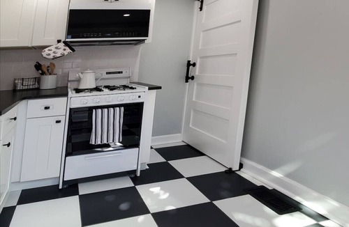 Fishtown Villa | Fun Fishtown Rowhome | Sleeps 4