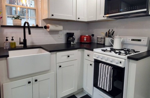 Fishtown Villa | Fun Fishtown Rowhome | Sleeps 4