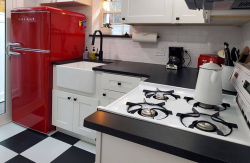 Fishtown Villa | Fun Fishtown Rowhome | Sleeps 4