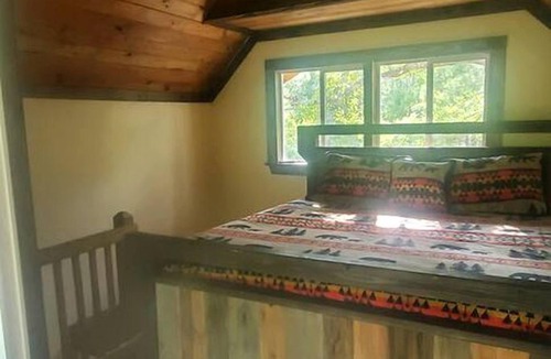 Waller Cabin | Fun for All Ages: Treehouse with Waterfront Deck for Families in Grimes County, TX