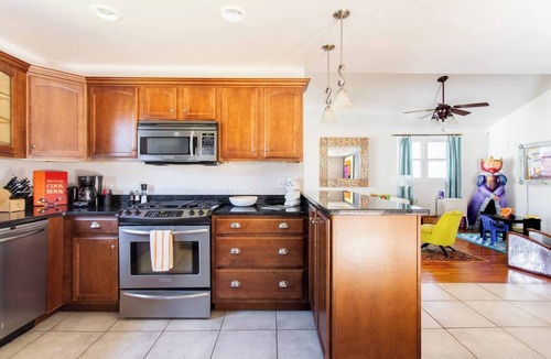 McFerrin Park House | Fun & Funky East Nashville Bungalow