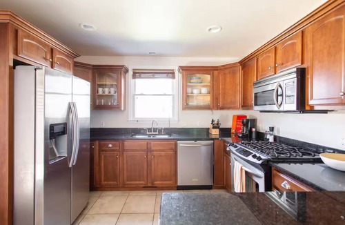 McFerrin Park House | Fun & Funky East Nashville Bungalow