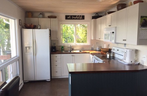 Frontenac Cottage | Fun galore at this 3 bedroom cottage on a 2 acre point on Cranberry Lake!