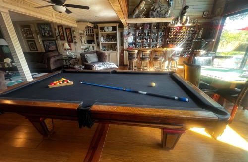 Jersey Village Villa | Fun house