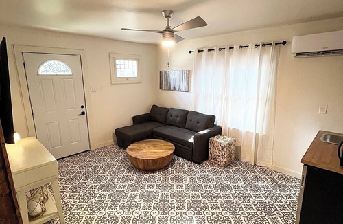 Fairmount Cottage | Fun in The Fort