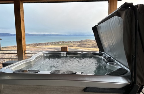 Fish Haven House | Fun Large cabin in gated community near bear lake.