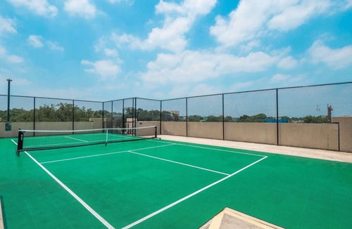 Greater South River City Apartment | Fun SoCo 1BR King Suite w/GymPickleballLaundry