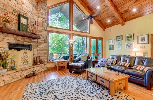 Sylva House | Fun w/Family! Mtn-View Cabin w/Deck in Sylva