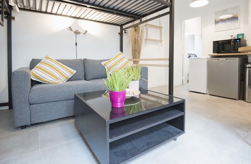 18th Arrondissement Apartment | Functional apartment near Montmartre