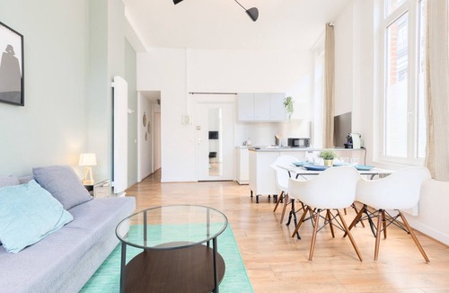 Saint-Maurice Pellevoisin Apartment | Functional flat close to the station
