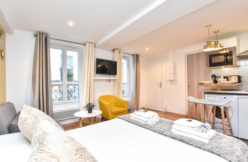 Strasbourg -Saint-Denis Apartment | FUNCTIONAL & MODERN STUDIO - PARIS - 2