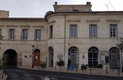 Lunel Apartment | Functional studio 2 pers. in Lunel, beaches 15 min away - summer special!
