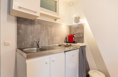 Wazemmes Apartment | Functional studio and equipped