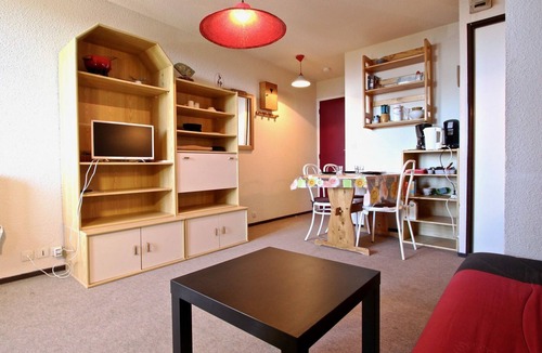 Chamrousse Apartment | Functional Studio Cabin for 4, South-Facing Balcony, Ski-In/Ski-Out
