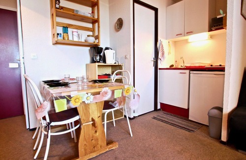 Chamrousse Apartment | Functional Studio Cabin for 4, South-Facing Balcony, Ski-In/Ski-Out