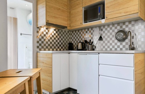 Wazemmes Apartment | Functional studio for short stays