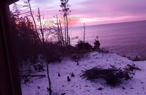 Delaps Cove Cabin | Fundy Fantasy Oceanfront Cabin. Offgrid romantic getaway.
