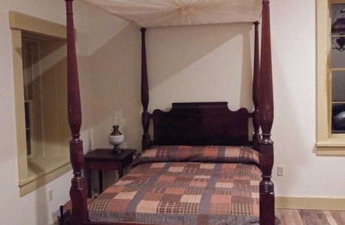 Renault House | Funks Inn, a post civil war era home restored as it was in 1870.