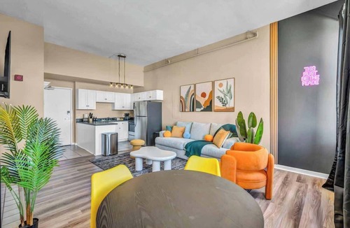 Playhouse Square Apartment | Funky 2B Apt in Downtown Cleveland | FREE Parking