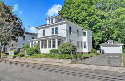 Sanford Apartment | Funky Bunk