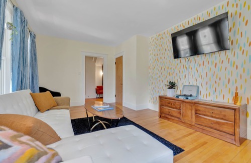 Sanford Apartment | Funky Bunk