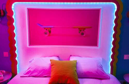 Douai Apartment | Funky House SPA - Jacuzzi - Salle de cinéma & Netflix - Billard - Nintendo switch & jeux