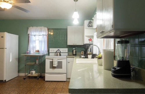 Bedford House | Funky Mid Century Themed Limestone Cottage - 2 Bedrooms Sleeps 6 - Pets Welcome!