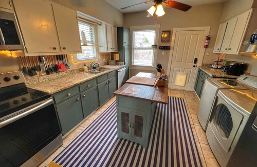Arlington Heights House | Funky Town Fare MidTerm Rental