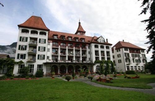 Matten bei Interlaken Hostel | Funny Farm Backpackers