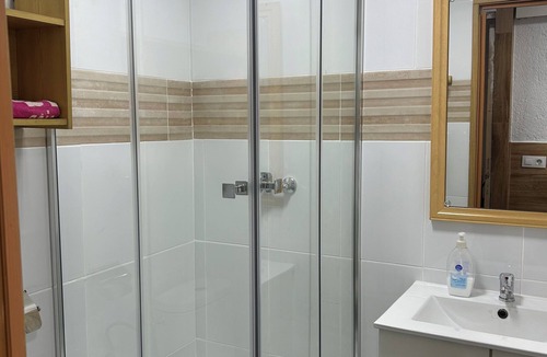 Collblanc y La Torrassa Apartment | Furnished and equipped studio for rent with expenses included, ideal for one person,