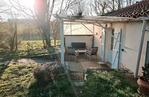 Mouilleron-Saint-Germain Villa | Furnished 2-room house in the countryside. Free parking