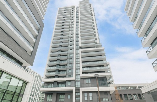 Bayview Glen Condo | Furnished 1+Den|Two bathrooms Richmondhill-Parking