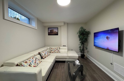 Scarborough House | Furnished 2-Bed Apartment w/Private Parking & In-suite Laundry