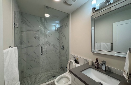 Scarborough House | Furnished 2-Bed Apartment w/Private Parking & In-suite Laundry