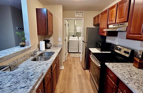 Buechel Condo | Furnished 2BR condo in east Louisville, close to airport and Churchill Downs!
