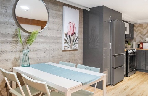 Nouveau-Rosemont Apartment | Furnished 2BR Rosemont Apt — Utilities Included